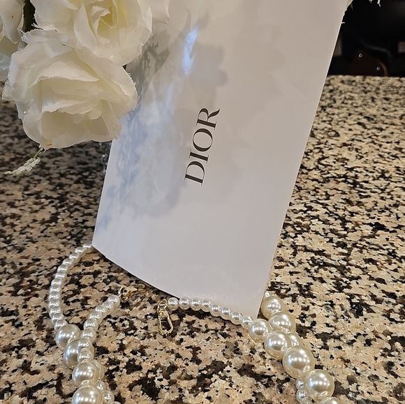 New Christian Dior Beauty Trousse Pouch clutch with box & strap. - Picture 5 of 13